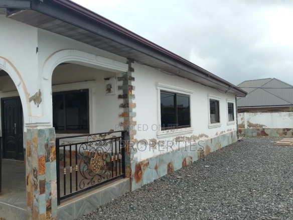 Modern 3 bedroom house for sale in Oyibi - front view